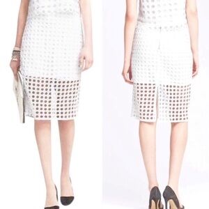 Banana Republic White Geo Eyelet Lace Pencil Skirt Size 4